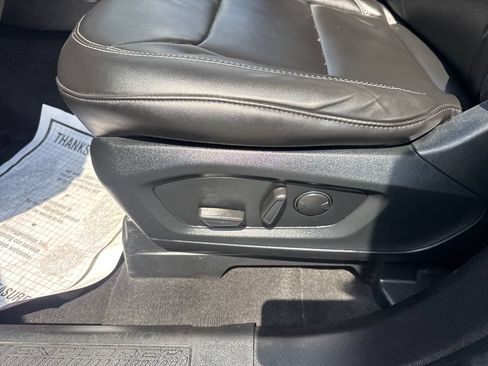 Used 2022 Ford Explorer XLT w/ Equipment Group 202A AWD/4WD image 23