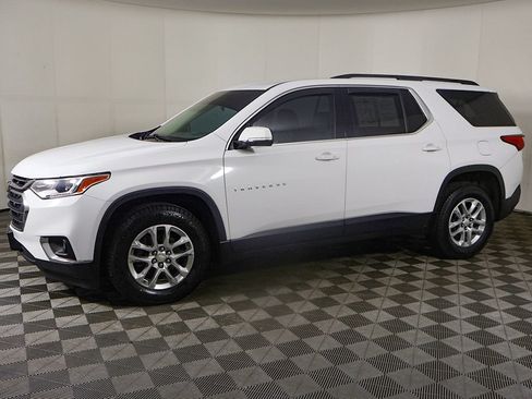Used 2020 Chevrolet Traverse LT w/ Driver Confidence II Package AWD/4WD image 18