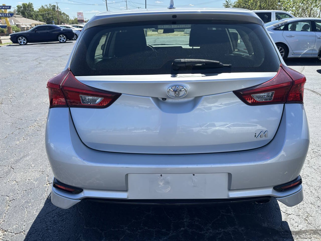 Used 2017 Toyota Corolla iM w/ Carpet Mat Package FWD image 8