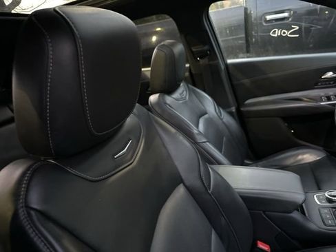 Used 2020 Cadillac XT4 Premium Luxury image 17