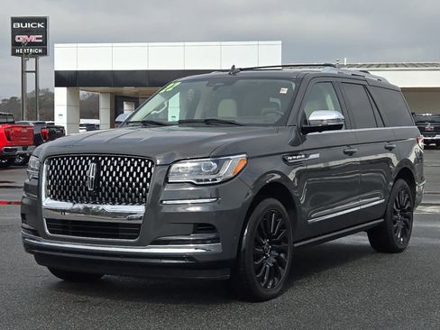 Used 2022 Lincoln Navigator Black Label image 1
