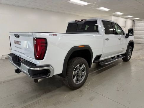 New 2026 GMC Sierra 2500 SLT w/ SLT Premium Package image 6