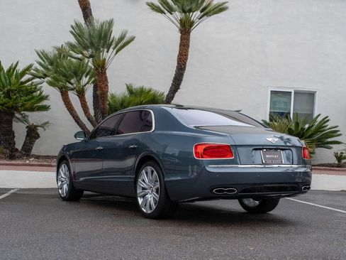 Used 2018 Bentley Flying Spur V8 image 3
