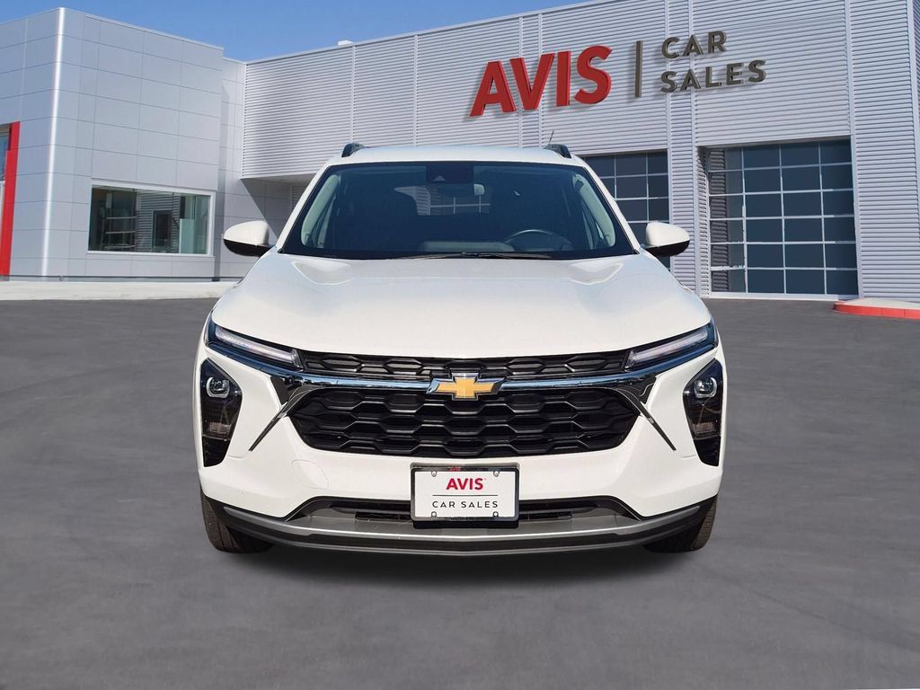 Used 2025 Chevrolet Trax LT w/ LT Convenience Package FWD image 2