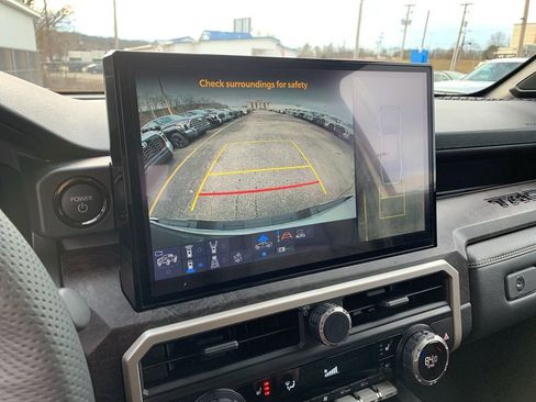 Used 2025 Toyota Tacoma Limited image 21