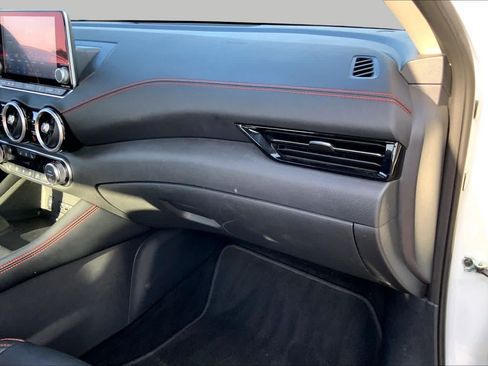 Used 2025 Nissan Sentra SR w/ SR Premium Package FWD image 19