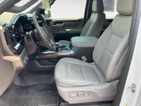 Used 2025 Chevrolet Silverado 1500 RST AWD/4WD image 10