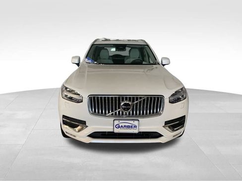 Used 2023 Volvo XC90 B6 Plus image 8