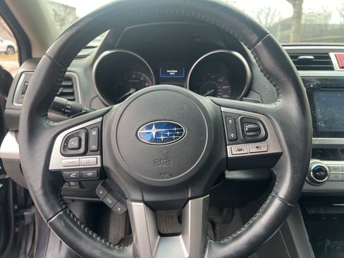 Used 2017 Subaru Outback 2.5i Limited image 17