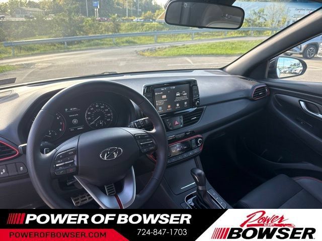 Used 2018 Hyundai Elantra GT Sport FWD image 3