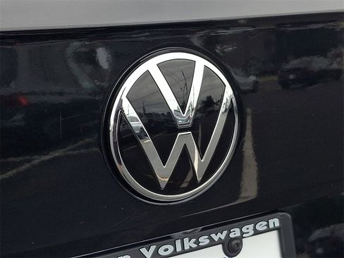 Used 2023 Volkswagen Taos SEL image 29