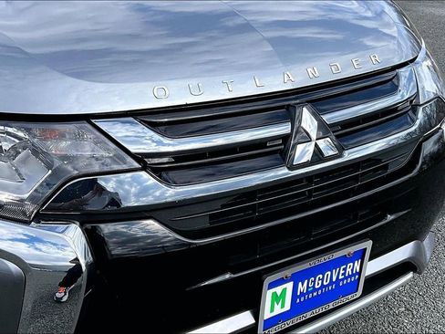 Used 2018 Mitsubishi Outlander GT AWD/4WD image 32