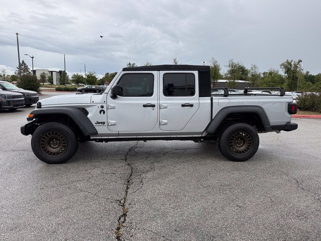 Used 2024 Jeep Gladiator Sport AWD/4WD image 4
