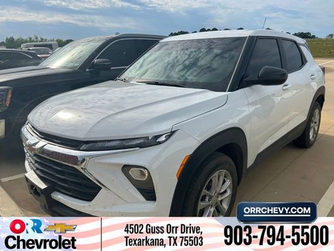 Used 2025 Chevrolet TrailBlazer LS w/ LS Convenience Package FWD image 1