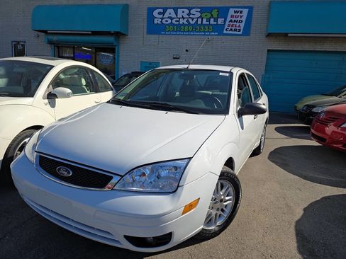 Used 2007 Ford Focus SE image 2