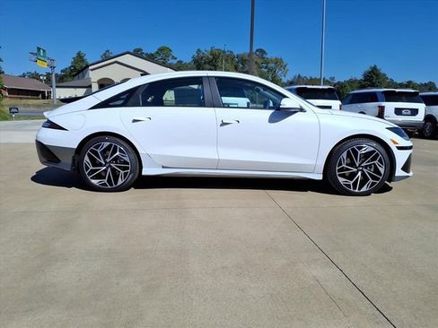 New 2025 Hyundai Ioniq 6 SEL RWD image 2