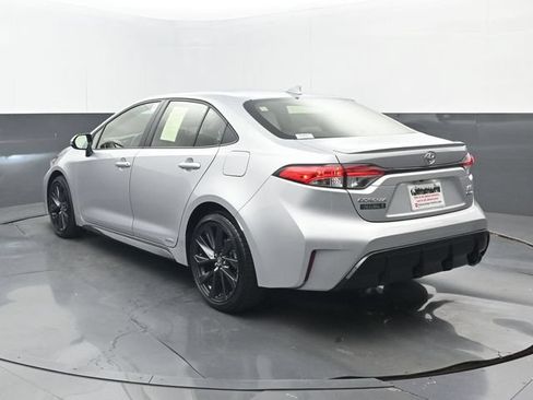 Used 2026 Toyota Corolla SE w/ SE Premium Package AWD/4WD image 3