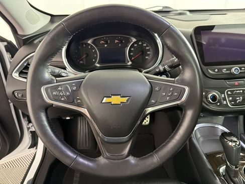 Used 2017 Chevrolet Malibu Premier w/ Premier Sun and Wheel Package FWD image 27