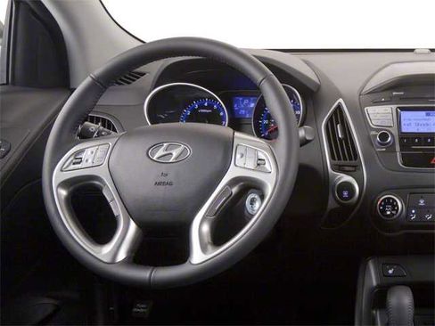 Used 2013 Hyundai Tucson GLS FWD image 4