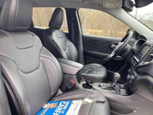 Used 2021 Jeep Cherokee Latitude Lux w/ Comfort/Convenience Group image 11