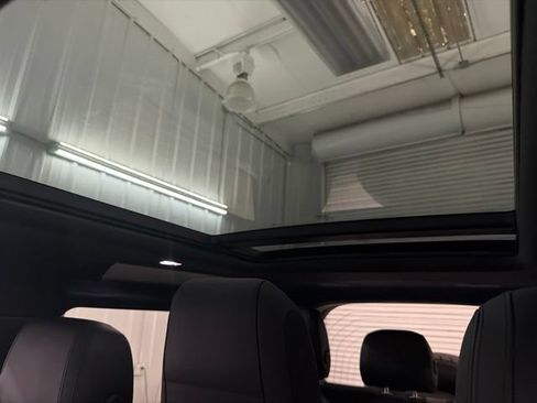 Used 2023 Land Rover Defender 90 X AWD/4WD image 36