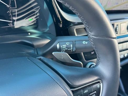 Used 2025 Lexus ES 300h 300h w/ Premium Package image 27