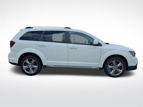 Used 2017 Dodge Journey Crossroad w/ Popular Equipment Group FWD image 28