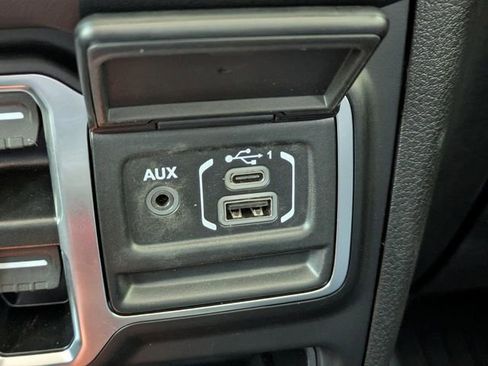 Used 2025 Jeep Wrangler Unlimited Sahara w/ Safety Group image 28