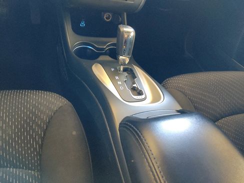Used 2020 Dodge Journey SE FWD image 26