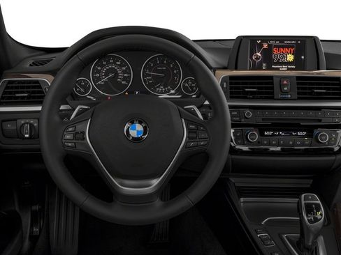 Used 2018 BMW 330i Sedan RWD image 10