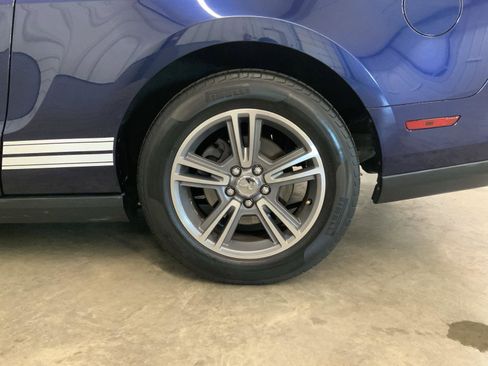 Used 2010 Ford Mustang Premium RWD image 32