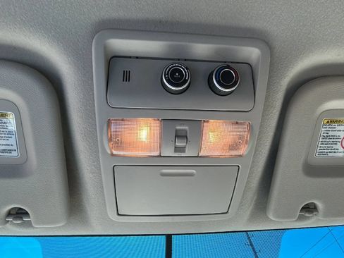 Used 2014 Nissan NV 3500 SL w/ Technology Package RWD image 31