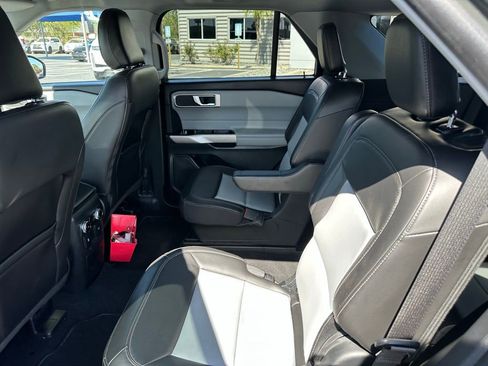 Used 2023 Ford Explorer XLT w/ Equipment Group 202A RWD image 17
