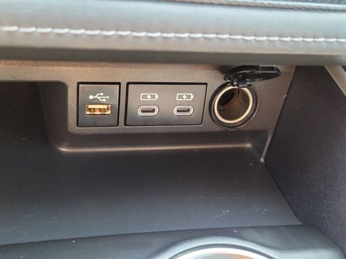 Used 2023 Toyota Highlander LE image 27