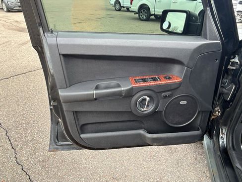 Used 2008 Jeep Commander Limited w/ Trailer Tow Group IV AWD/4WD image 15