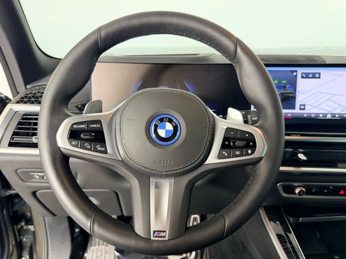 Certified 2025 BMW X5 xDrive50e w/ M Sport Package image 15