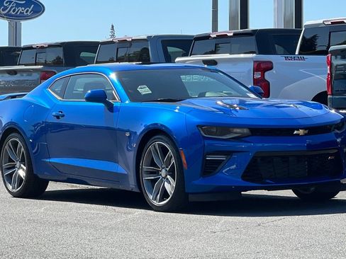 Used 2018 Chevrolet Camaro SS RWD image 2