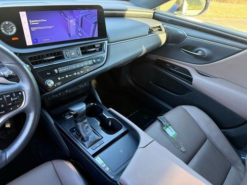 Certified 2023 Lexus ES 350 w/ Premium Package image 32