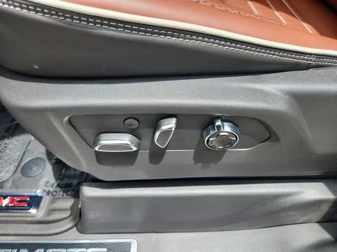 New 2026 GMC Sierra 3500 Denali Ultimate AWD/4WD image 19