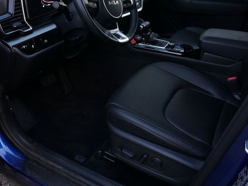 Used 2025 Kia Sportage EX image 25