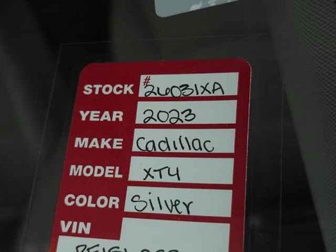 Used 2023 Cadillac XT4 Luxury w/ Cold Weather Package image 33