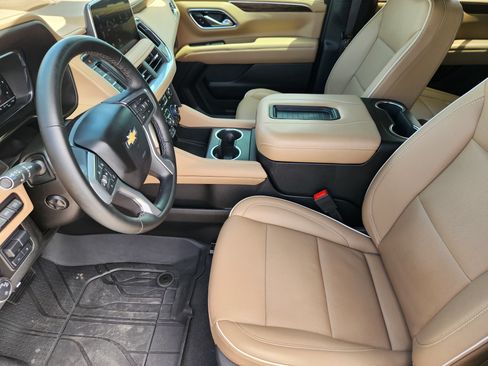 Used 2024 Chevrolet Tahoe Premier w/ Premium Package AWD/4WD image 14