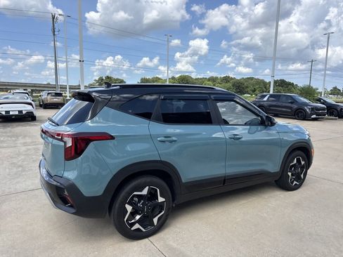 Certified 2025 Kia Seltos S FWD image 17