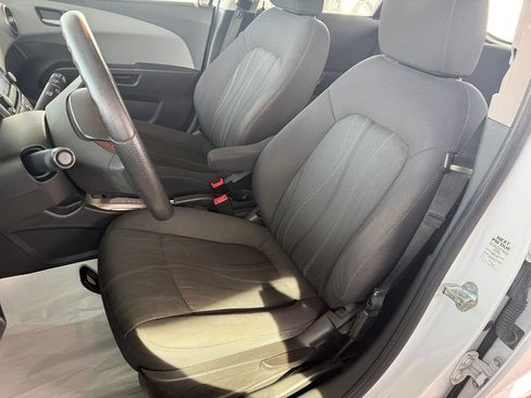 Used 2014 Chevrolet Sonic LT FWD image 10