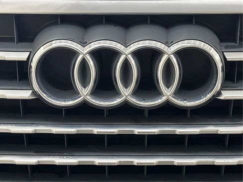 Used 2017 Audi Q7 3.0T Premium Plus w/ Premium Plus Package image 36