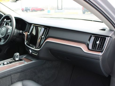 Used 2024 Volvo S60 B5 Plus image 33