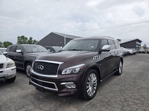 Used 2017 INFINITI QX80 4WD w/ Deluxe Technology Package image 2