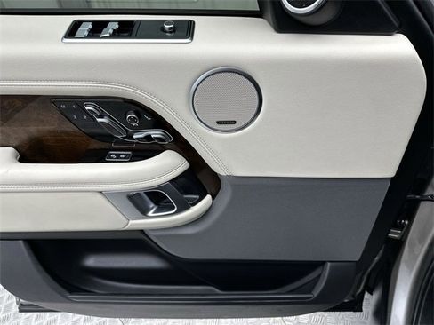 Used 2020 Land Rover Range Rover Long Wheelbase HSE image 13