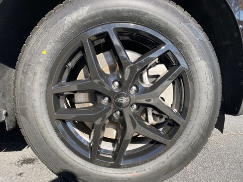 Used 2024 Ford Edge SEL image 13