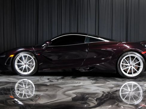 Used 2018 McLaren 720S Luxury image 12